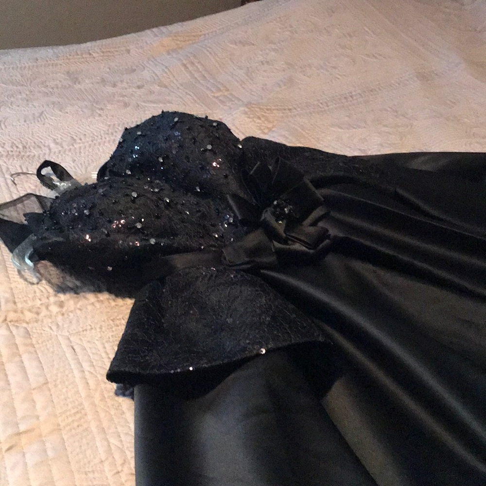 Formal black dress Tea Lengh Evening Tags on